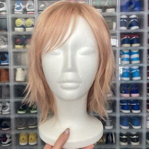 NWOT Estetica Jones Smokey Rose Wig